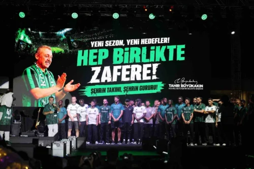 Kocaelispor 2026-2027 Sezon Açılışına Binlerce Taraftar Akın Etti: Metehan Altunbaş Sahne Aldı, Buray Coşturdu