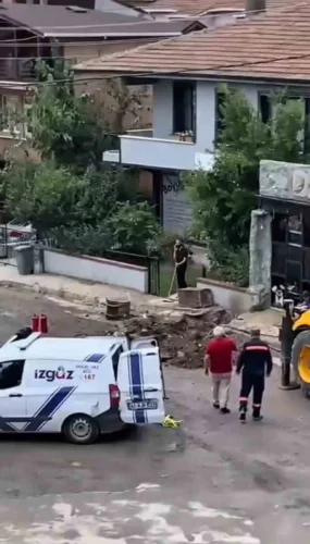 Kocaeli Körfez’de Kazıda Doğal Gaz Hattı Delindi: Mahallede Panik Anları