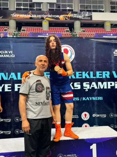 AVRUPA ŞAMPİYONLUĞUNA KİLİTLENDİ