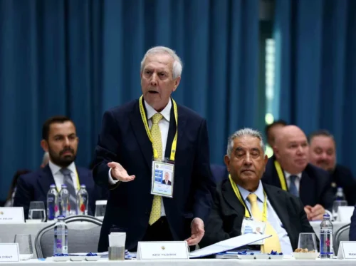 Fenerbahçe Divan Kurulu’nda Aziz Yıldırım’dan Orhan Demirel’e Sert Tepki: “Neden Kendini Savunuyorsun?”