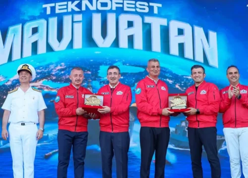 TEKNOFEST MAVİ VATAN KOCAELİ’DE REKORLA SONA ERDİ: BÜYÜKAKIN’A TEŞEKKÜR PLAKETİ