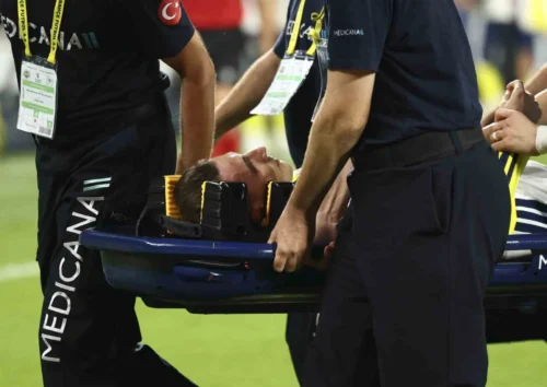 Galatasaraylı Kerem Aktürkoğlu Konyaspor Maçında Kafa Travması Geçirdi