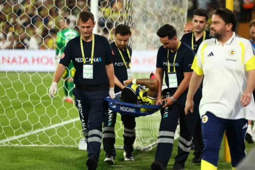 Fenerbahçe’de Jayden Oosterwolde Şoku: Arka Adale Tendonunda Kısmi Yırtık