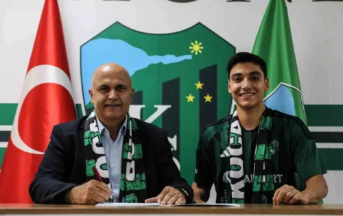 Kocaelispor, Hulisi Destici ile 4 Yıllık Sözleşme İmzaladı