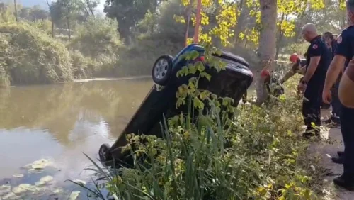 Kocaeli Kartepe’de Dereye Uçan Otomobilin Sürücüsü Hayatını Kaybetti