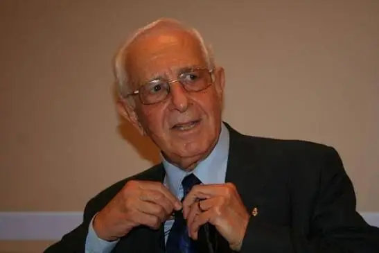 Dilovası Sanayisinin Canlı Şahidi Dr. Metin Eriş Hayatını Kaybetti