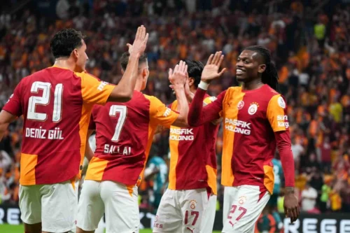 Galatasaray – Kocaelispor Maçı Kadrosu Belli Oldu: Okan Buruk’tan 3 Değişiklik, Leao ve Deniz Gül İlk Kez 11’de!