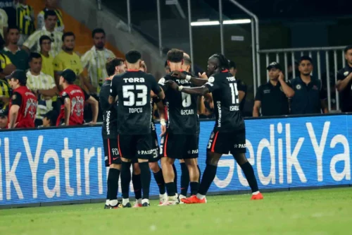 Rıdvan Yılmaz, Fenerbahçe Derbisinde Gol Attı ve Sakatlandı