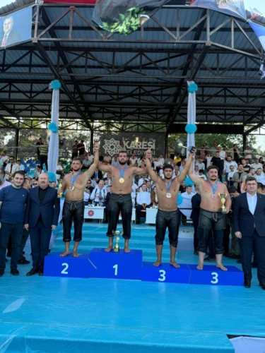 Kağıtspor’dan Uluslararası ve Türkiye Arenasında Büyük Başarılar: Madalya Şöleni