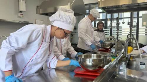 Gebze Beyaz Kalpler’de Yeni Eğitim Dönemi Başladı: Gençlere MEB Onaylı Mesleki Gelişim ve Donanımlı Gelecek