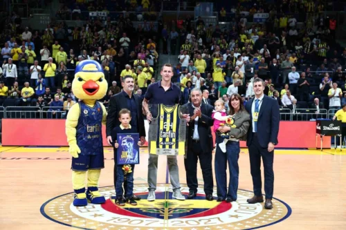 Fenerbahçe’den Jan Vesely’ye Duygusal Veda Töreni: Efsane Kariyerine Nokta Koydu