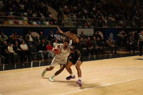 Türkiye Basketbol Süper Ligi: Körfez Basket, Esenler Erokspor’u 88-79 Mağlup Etti