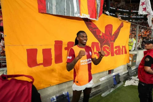 Rafael Leao’dan Galatasaray Taraftarına Kocaelispor Maçı Sonrası Üçlü Şov