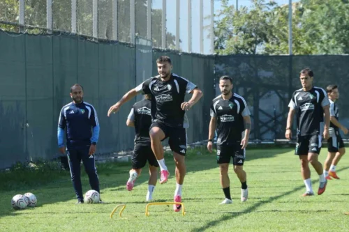 Kocaelispor’un Yeni Golcü ve Orta Sahası Konuştu: Aye’den Gol Hedefi, Gulliksen’den Şaşırtıcı Detay