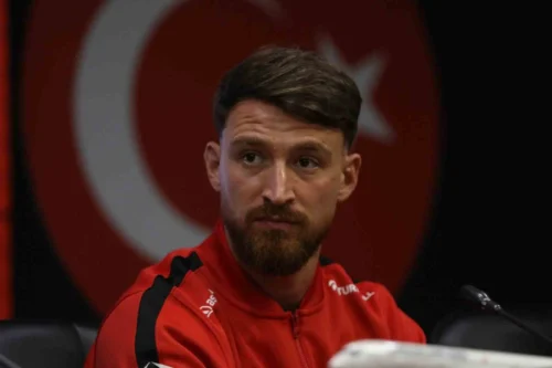 Salih Özcan’dan Fransa Maçı Öncesi “Yeni Sayfa” Vurgusu