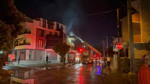 Kocaeli Kartepe’de Çardak Yangını 3 Katlı Binaya Sıçradı: 1 Yaralı