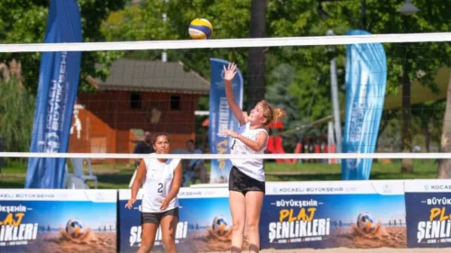 Kocaeli Plaj Şenlikleri’nde 539 Sporcu Futbol ve Voleybol Heyecanı Yaşadı