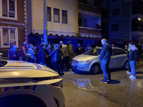 Kocaeli İzmit’te Temel Kazısı Toprak Kaymasına Neden Oldu: 2 Bina Tahliye Edildi