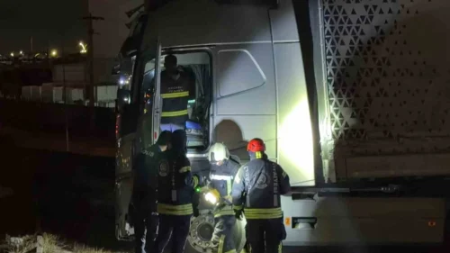 Gebze’de Tır Kazası: Şoför Gizemli Şekilde Kayboldu
