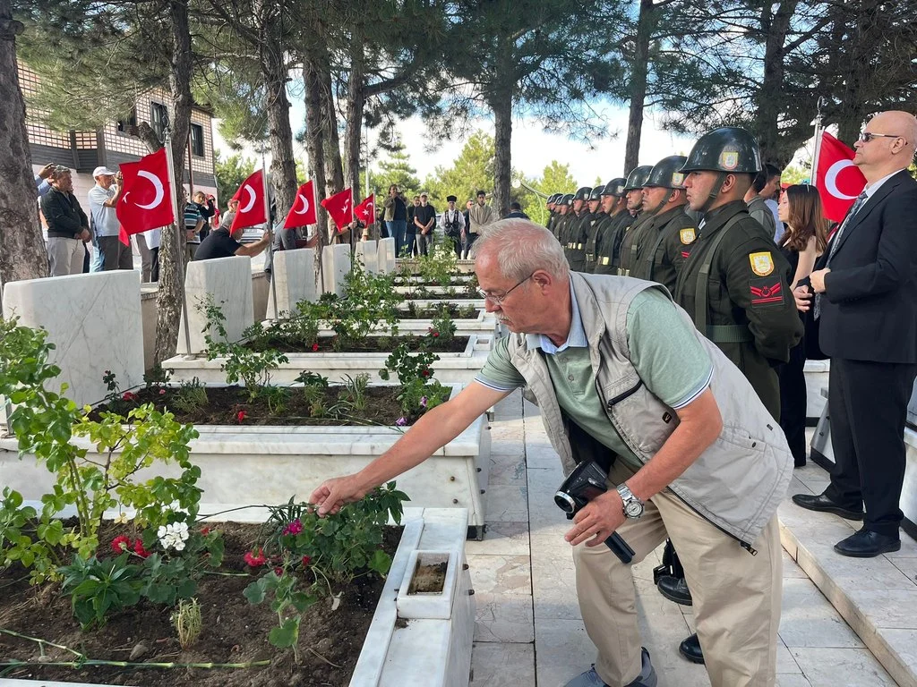 KAFKAS CEPHESİ’NDEN SAKARYA’YA:GİRESUN GÖNÜLLÜ ALAYLARININ İZİNDE BİR BELGESEL KAFKAS CEPHESİ’NDEN SAKARYA’YA:GİRESUN GÖNÜLLÜ ALAYLARININ İZİNDE BİR BELGESEL