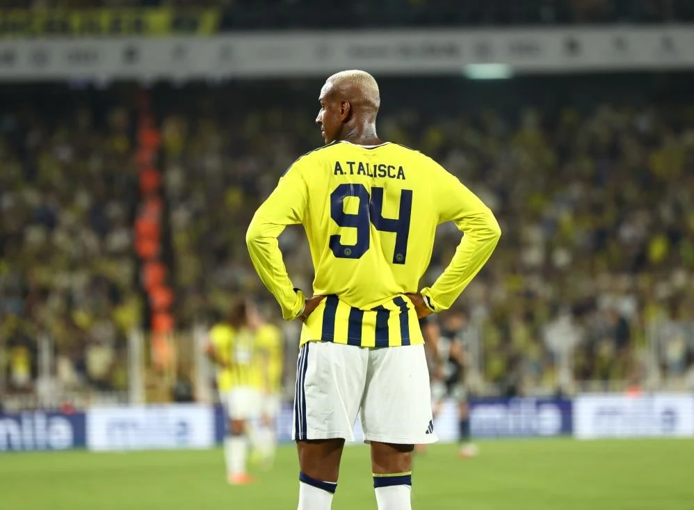 Fenerbahçe, Anderson Talisca ile Yollarını Ayırdı: Sözleşmesi Feshedildi