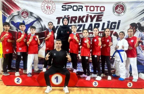 Körfez Gençlerbirliği Karatecileri Türkiye Yıldızlar Ligi’nde 9 Altın Madalya Kazandı