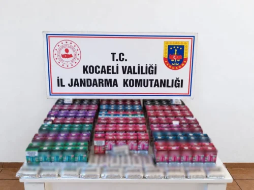 Kocaeli’de Dev Kaçakçılık Operasyonu: 5.4 Milyon TL’lik Sigara ve Terlik Ele Geçirildi