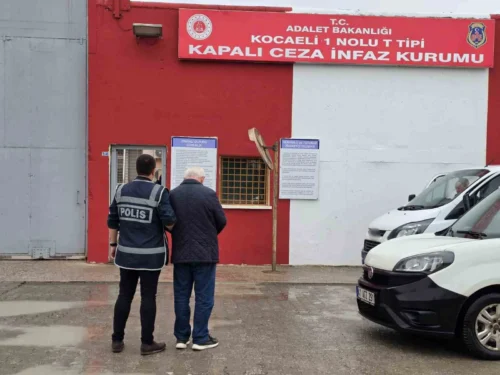 Kocaeli’de Polis Operasyonu: 50 Yıl Hapis Cezalı Firari Dahil 4 Aranan Şahıs Tutuklandı