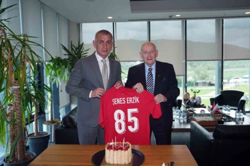 Şenes Erzik’in 85. Doğum Günü TFF Riva’da Kutlandı