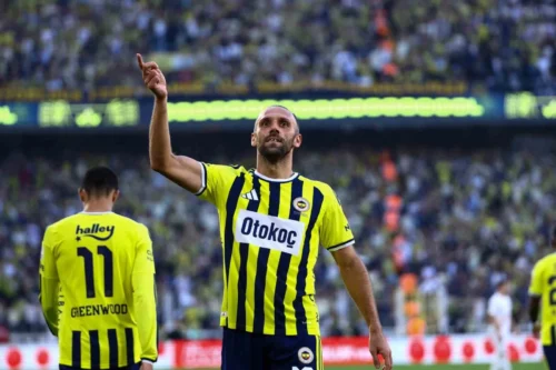 Fenerbahçe’de Vedat Muriqi’den 4 Golle Tarihi Şov! Eyüpspor Maçına Damga Vurdu