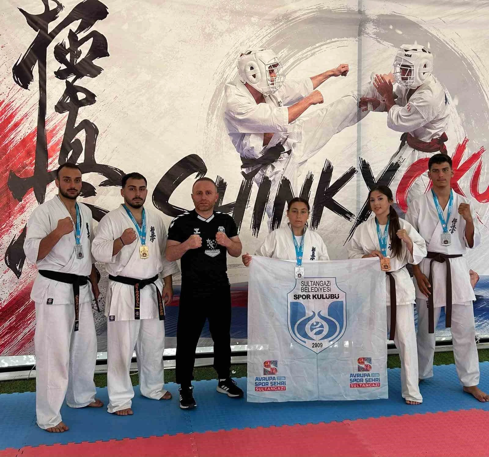 Sultangazi Kyokushin Türkiye Şampiyonası’ndan 7 Madalya, Milli Takıma 2 Sporcu!