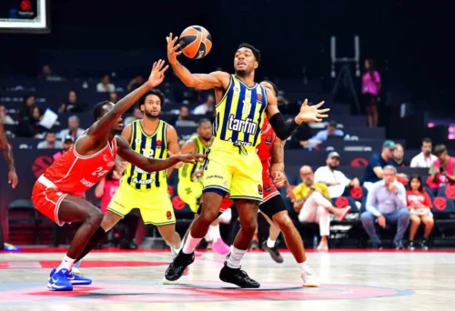 Fenerbahçe Basketbol, Euroleague Süper Kupa Yarı Finalinde Olympiakos’a Mağlup Oldu