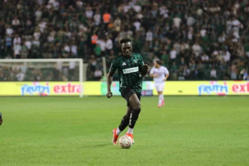 Trendyol Süper Lig: Kocaelispor, Samsunspor Karşısında İlk Yarıyı 1-0 Önde Kapattı