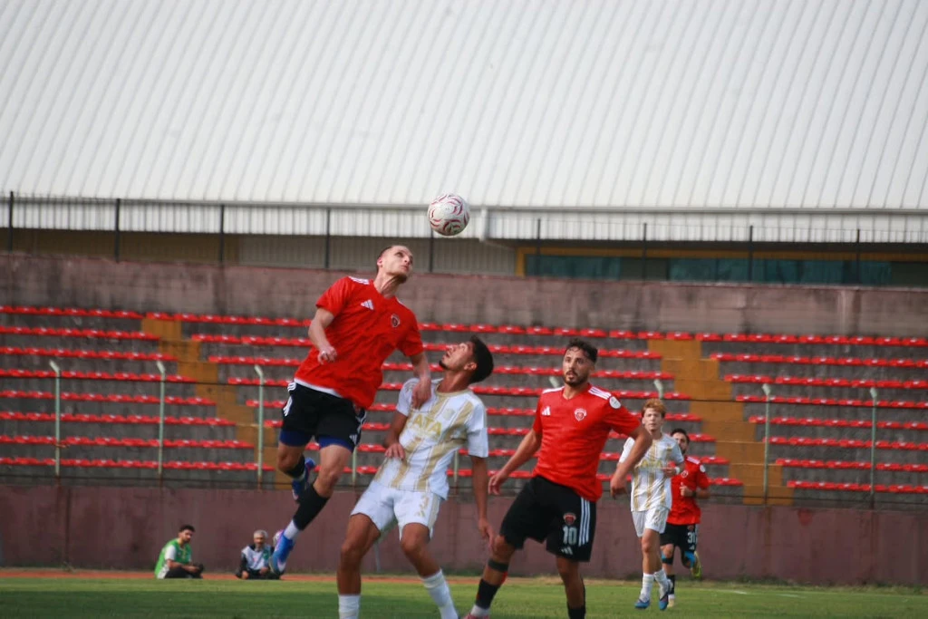 KOCAELİ TEMSİLCİLERİ HAREKETLİ BİR HAFTAYI GERİDE BIRAKTI: KOCAELİSPOR KAZANDI, GEBZE VE GÖLCÜK NEFES KESTİ KOCAELİ TEMSİLCİLERİ HAREKETLİ BİR HAFTAYI GERİDE BIRAKTI: KOCAELİSPOR KAZANDI, GEBZE VE GÖLCÜK NEFES KESTİ