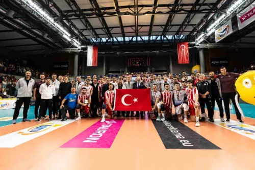 Halkbank Erkek Voleybol Takımı Giganci Siatkowki’de Üçüncü: Spor Toto’yu 3-2 Mağlup Etti