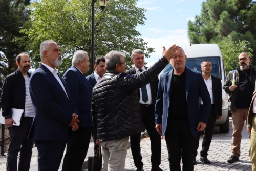 İzmit Belediyesi Akçakoca Mahallesi İhtiyaçlarını Yerinde İnceledi