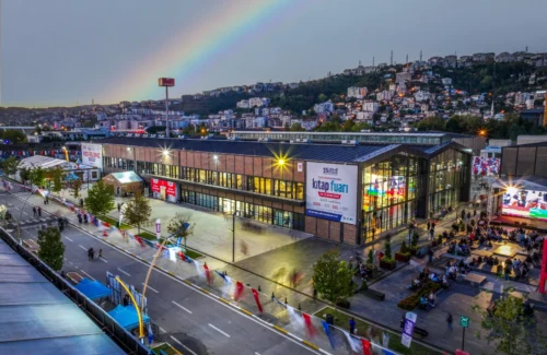 Kocaeli Kitap Fuarı’nda “Değerli Eserler Müzayedesi”: Nadir Kitaplar ve İmzalı Eserler