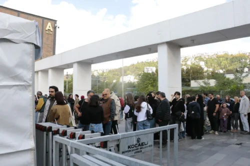 16. Uluslararası Kocaeli Kitap Fuarı Açıldı: Kitapseverler Akın Etti