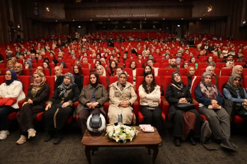 Kocaeli Kitap Fuarı: Prof. Dr. Kemal Sayar’dan Hız ve Ekran Çağında Sükûnet Dersi
