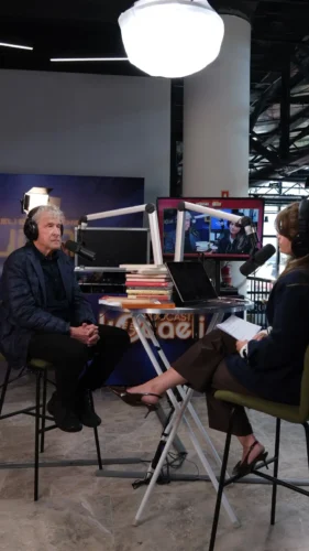 John Perkins: Kocaeli Kitap Fuarı’nda Kitaplar Geleceğe Umut Aşılıyor