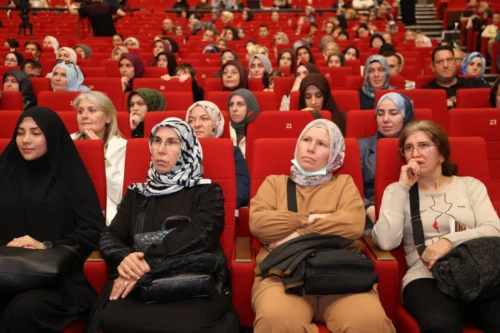 Saliha Erdim’den Kocaeli Kitap Fuarı’nda “Aile Nedir?” Söyleşisi: “Kendini Onarmak En Önemli Görev”