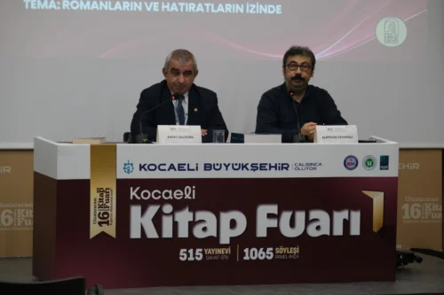 16. Kocaeli Kitap Fuarı’nda Filistin Şiirleriyle Duygu Dolu Anlar
Kocaeli Kitap Fuarı’nda Kültürel Miras Sohbeti: Bizi Bir Arada Tutan Değerler
Kocaeli Kitap Fuarı’nda Balkan Türkleri ve Kırcaali Tarihi Anlatıldı
Kocaeli Kitap Fuarı Yazarları Okurlarıyla Buluşturmaya Devam Ediyor