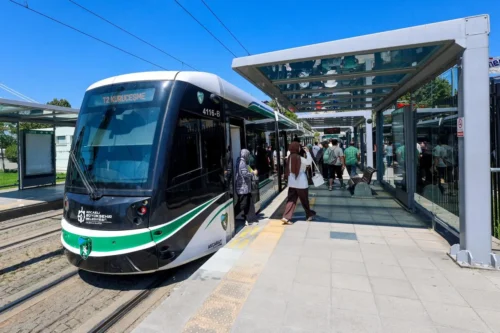 Kocaeli Akçaray Tramvayı Rekor Kırdı: Bir Günde 85.546 Yolcu Taşındı