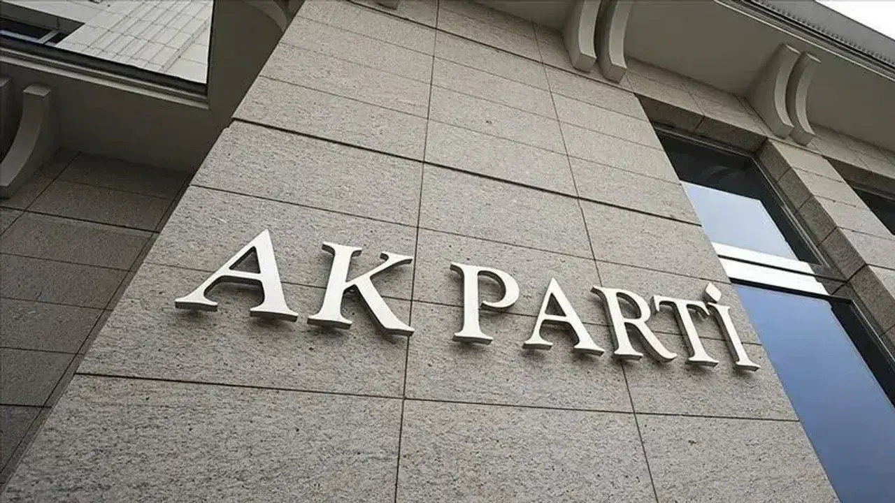 AK Parti’den 3 isme partinin saygınlığı için 1.6 milyonluk dava