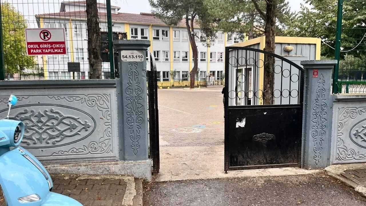 Öğrenci kavgasına müdahale eden hizmetliye darp, öğretmen bayıldı