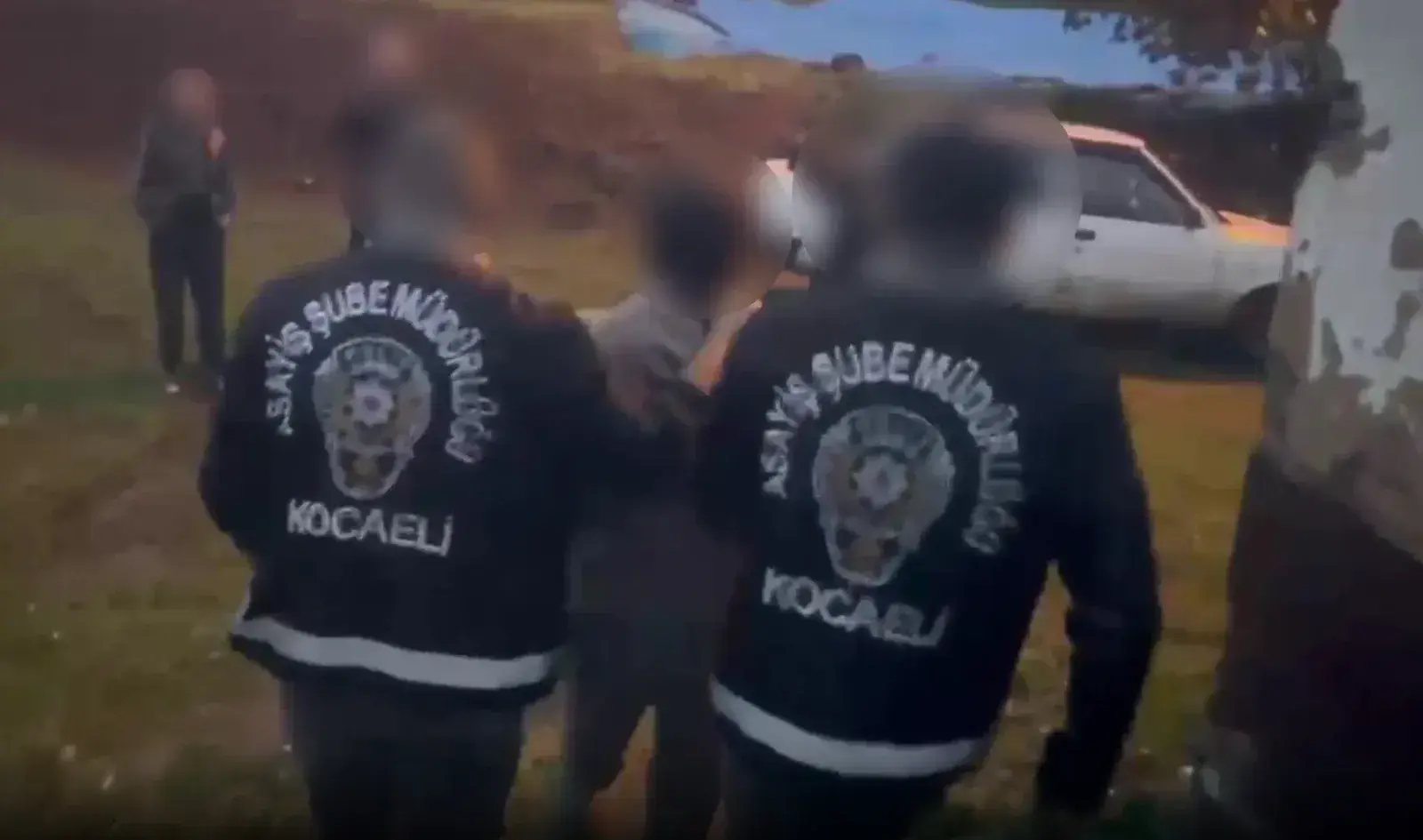 Kocaeli’de 6 hırsızlık suçundan aranan 33 yıl hapisli hükümlü yakalandı