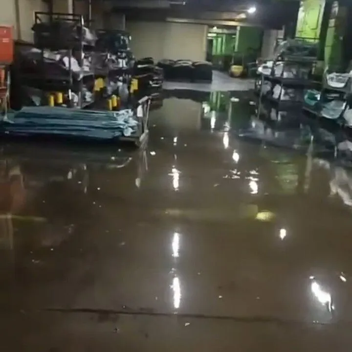 Kocaeli’nin iki dev fabrikası sağanakta sular altında kaldı