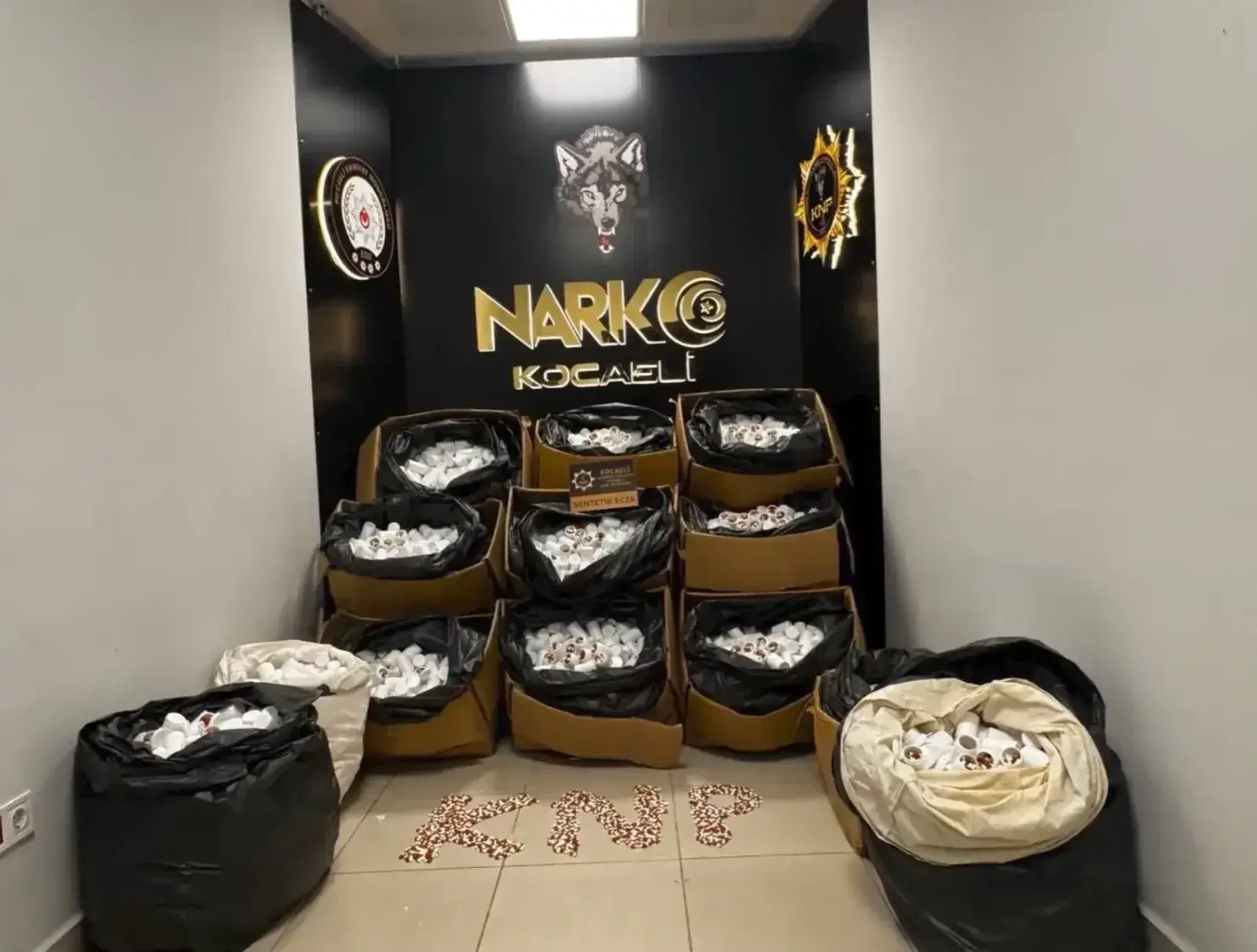 İzmit Otoyolu’nda 338 Bin Sentetik Hapa Darbe: 3 Gözaltı