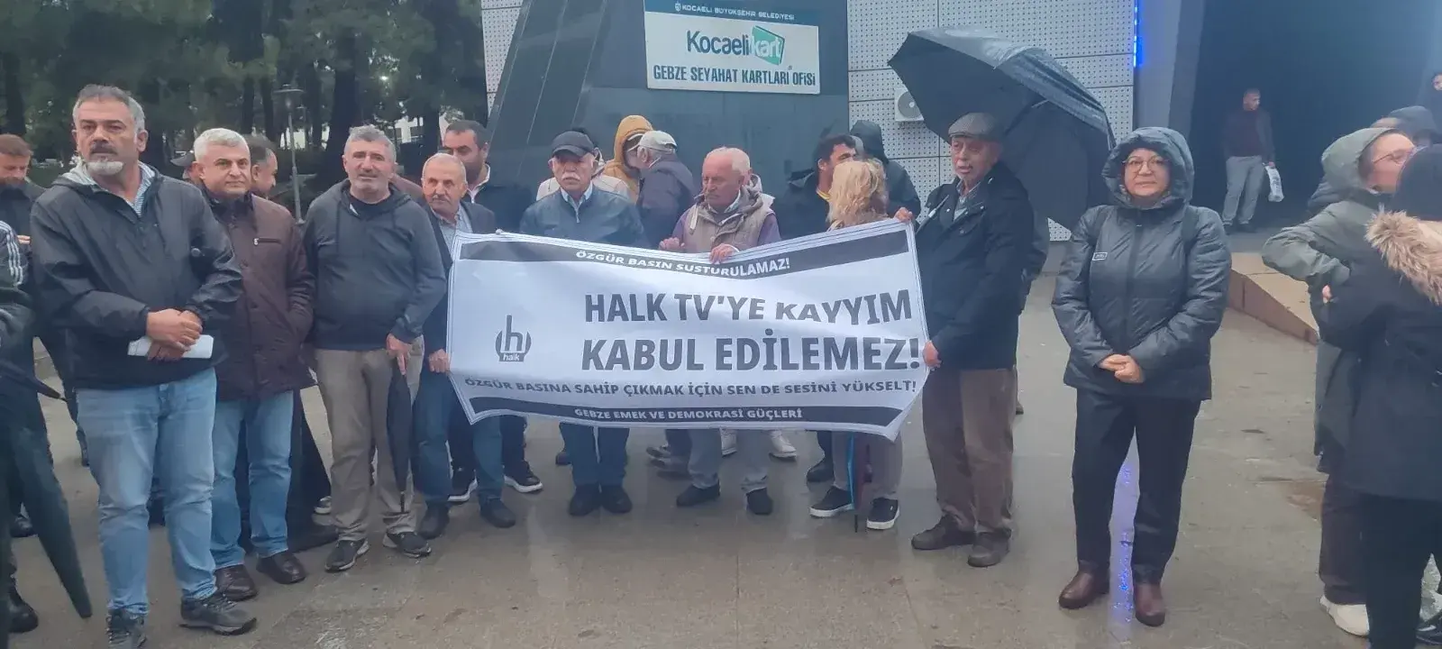 Gebze Kent Meydanı’nda Halk TV’ye kayyım protestosu