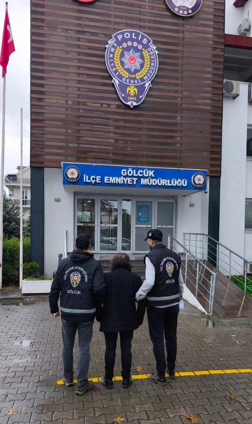 13 yıl hapisle aranan dolandırıcı Gölcük polisinden kaçamadı